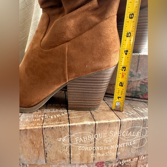 Womens Universal Thread Cianna Slouch Boot - Picture 2 of 7